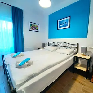 https://red-apartment-in-old-tbilisi.alltbilisihotels.com